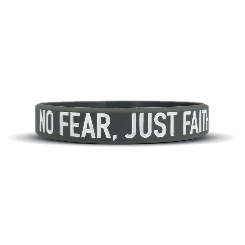 Elite Athletic Gear NO FEAR, JUST FAITH Wristband XL (9") kaufen bei haghpowered.com
