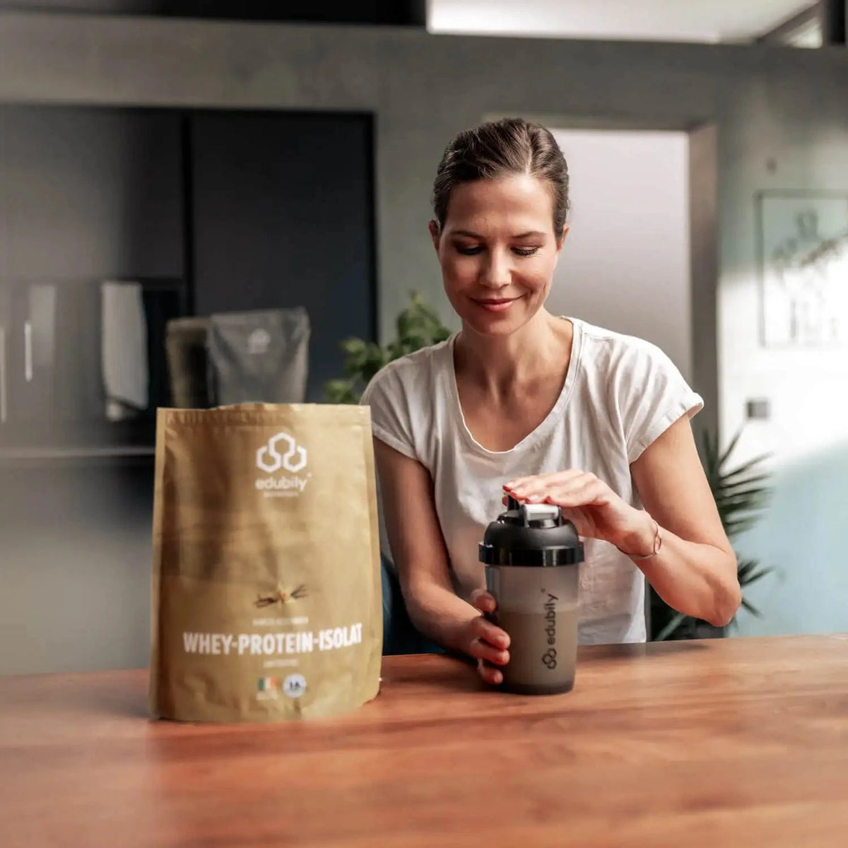 Whey-Isolat Pulver aus Weidemilch kaufen - edubily Whey Proteinpulver - Fitness Onlineshop