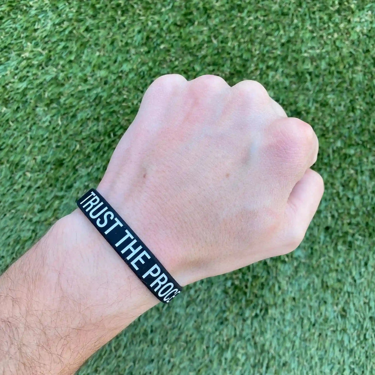 TRUST THE PROCESS Wristband kaufen - Elite Athletic Gear Armbänder - Fitness Onlineshop