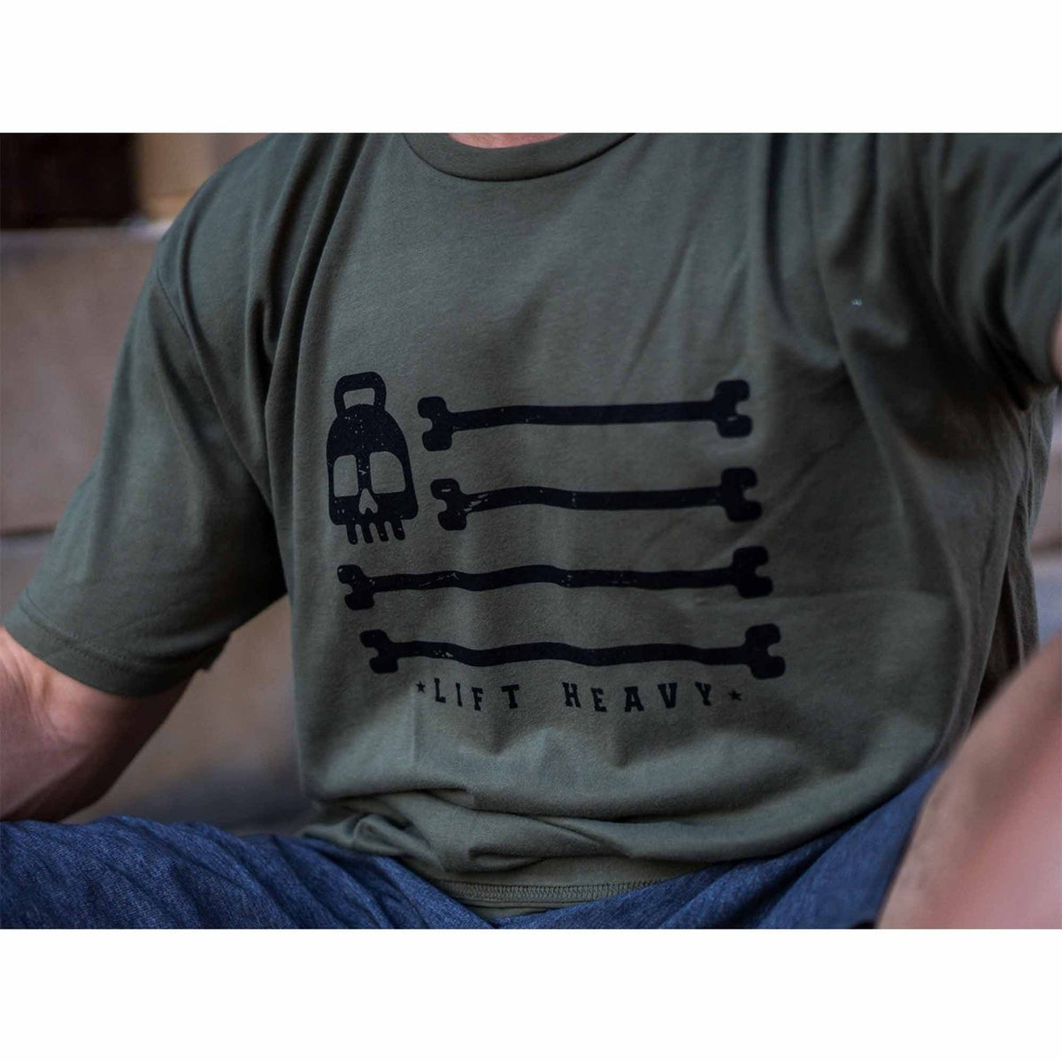 2POOD Lift Heavy Flag T-Shirt Olivegrün kaufen bei haghpowered.com