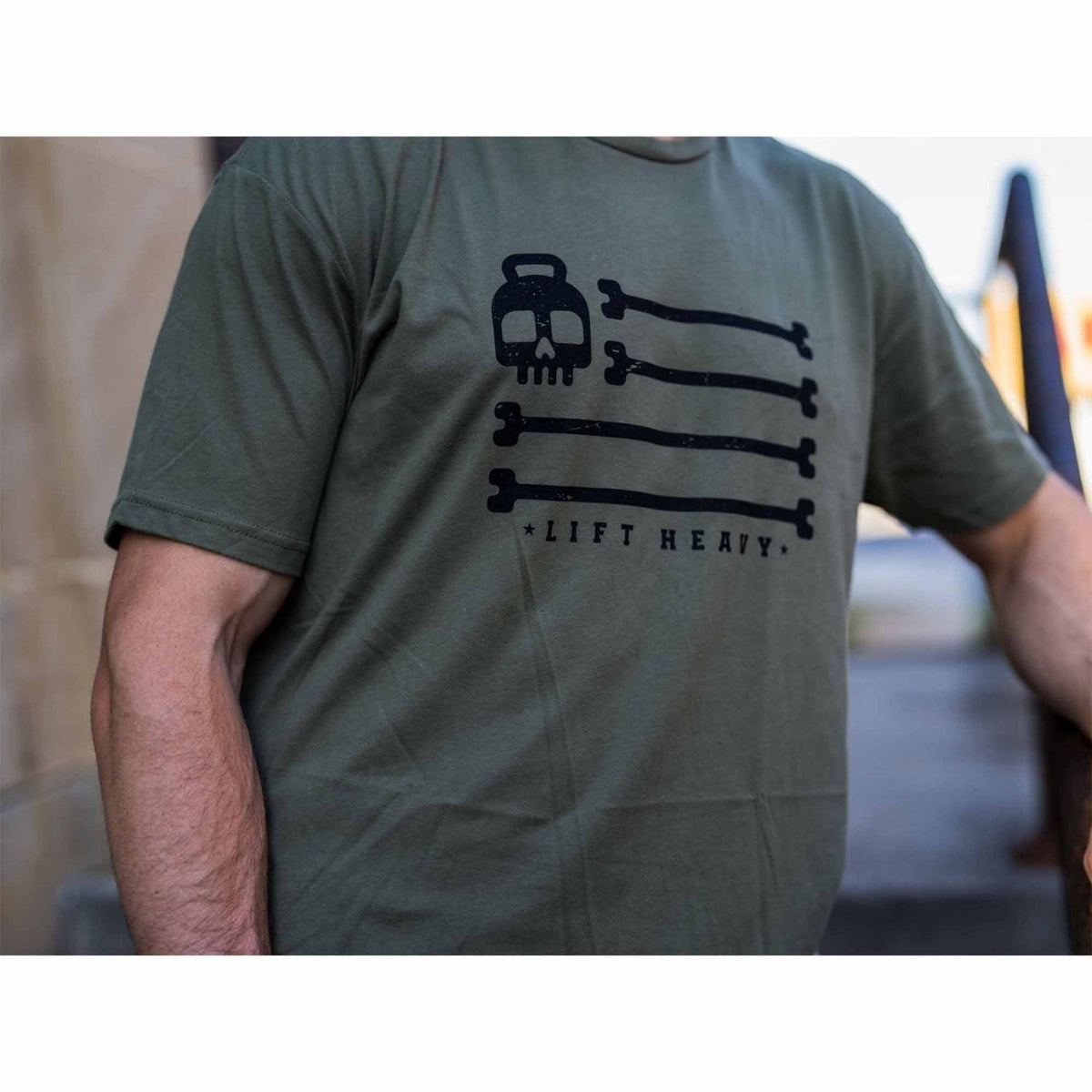 2POOD Lift Heavy Flag T-Shirt Olivegrün kaufen bei haghpowered.com