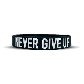 Elite Athletic Gear NEVER GIVE UP Wristband XL (9") kaufen bei haghpowered.com