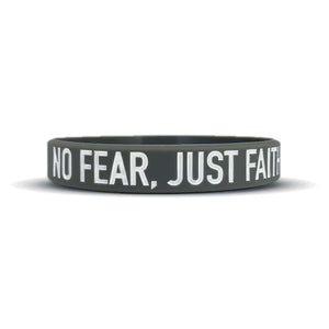 Elite Athletic Gear NO FEAR, JUST FAITH Wristband XL (9") kaufen bei haghpowered.com