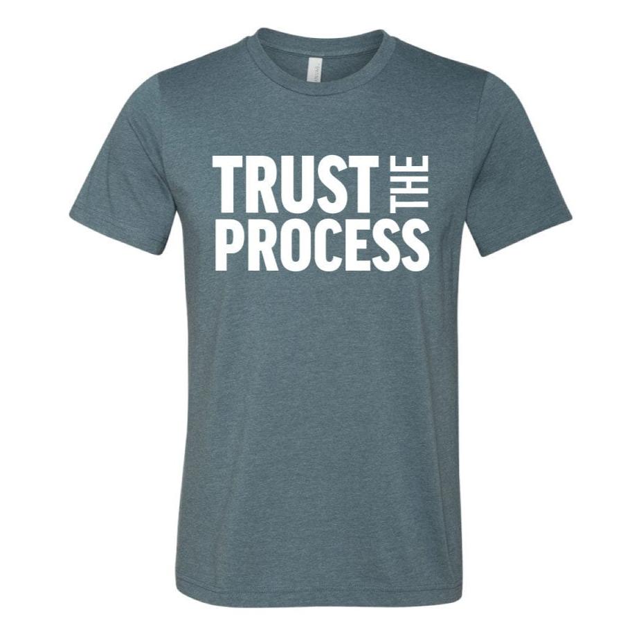 Elite Athletic Gear Trust The Process T-Shirt kaufen bei haghpowered.com