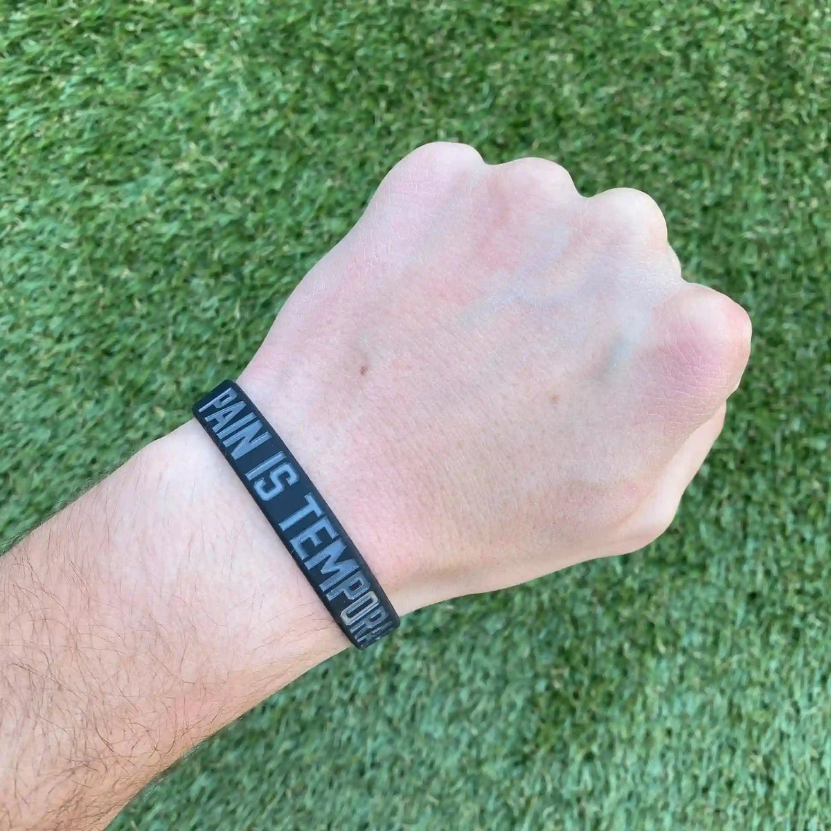 PAIN IS TEMPORARY Wristband kaufen -  Elite Athletic Gear Armbänder  - Fitness Onlineshop