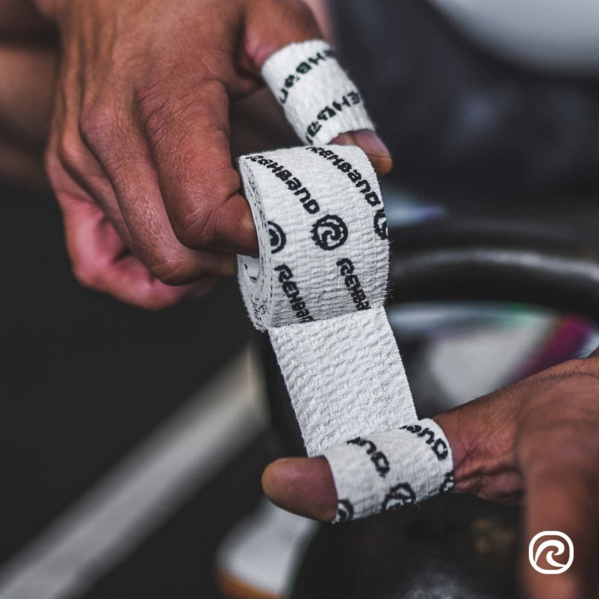 Rehband RX Athletic Power-Wrap 38 mm x 3 Rollen (Gewichtheberband) Weiss kaufen bei haghpowered.com
